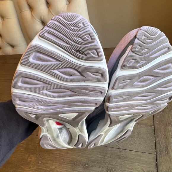 Mizuno Wave Sky 6 Women's Size 9 EU 40 Lavender White Gray Running Walking - Picture 5 of 16